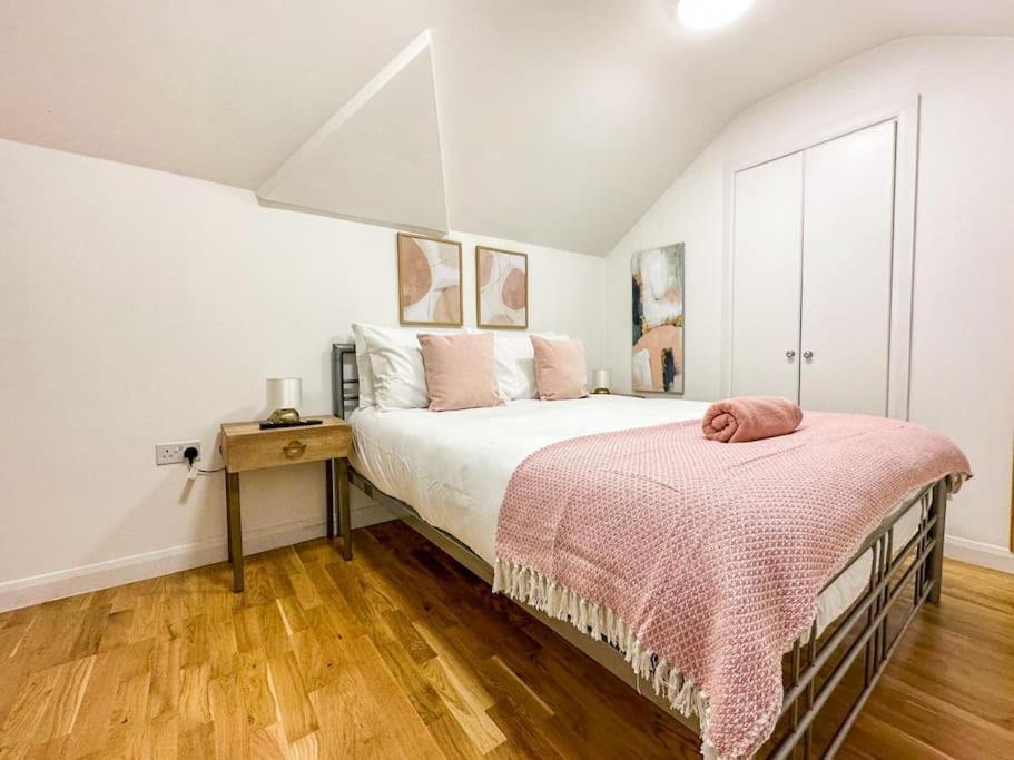 Newly Refurbished Luxury 3 Bedroom Apartment London Kültér fotó