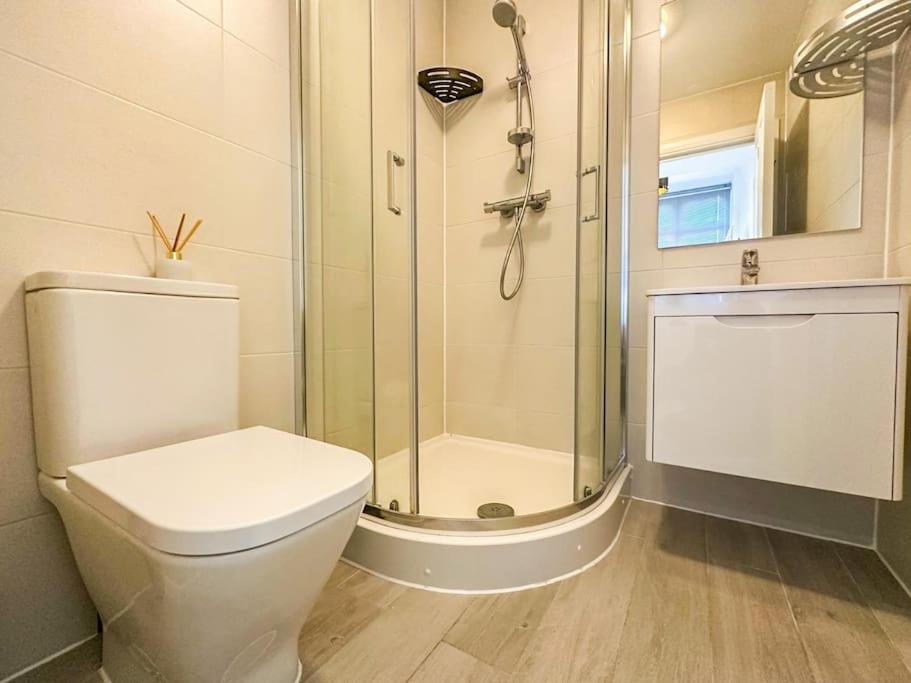 Newly Refurbished Luxury 3 Bedroom Apartment London Kültér fotó