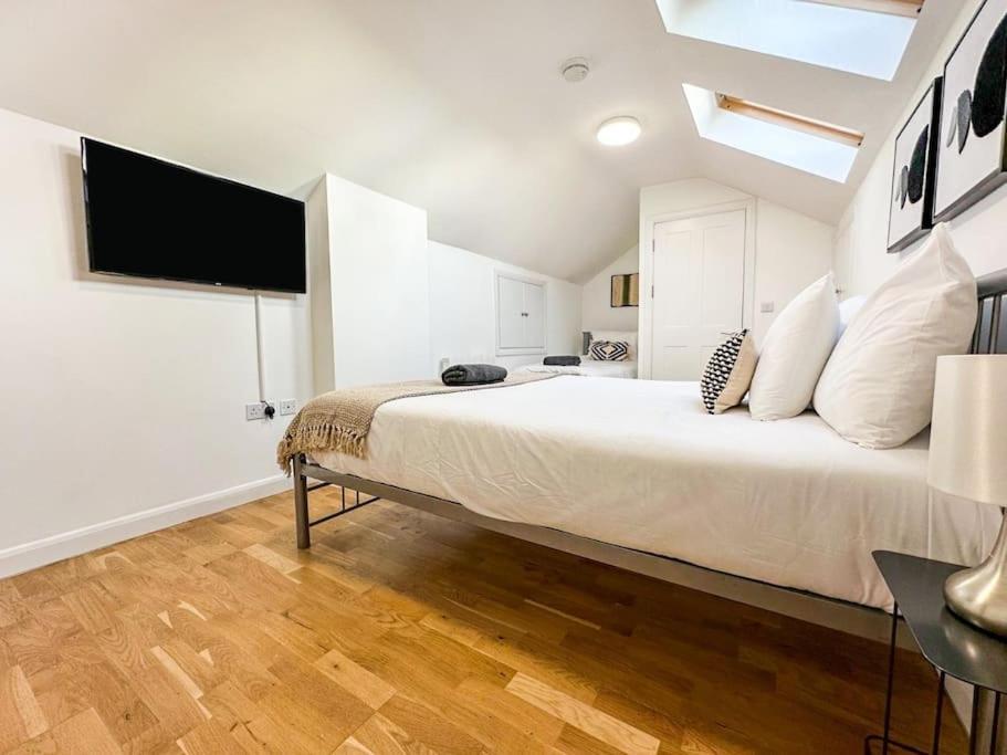Newly Refurbished Luxury 3 Bedroom Apartment London Kültér fotó